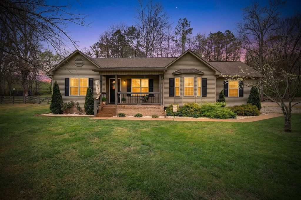 1100 Theta Pike, Columbia, TN 38401