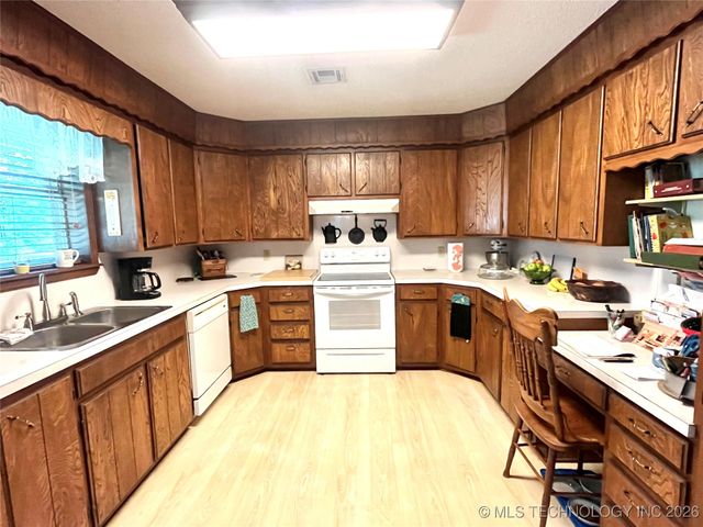 109866 S 4155 Road, Checotah, OK 74426