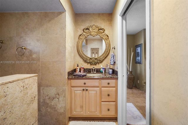 6975 Bianchini Circle, Boca Raton, FL 33433