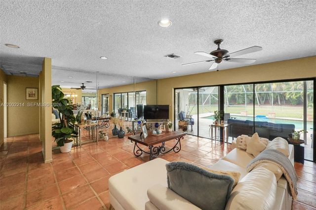 6975 Bianchini Circle, Boca Raton, FL 33433