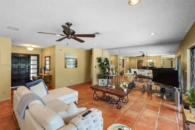 6975 Bianchini Circle, Boca Raton, FL 33433