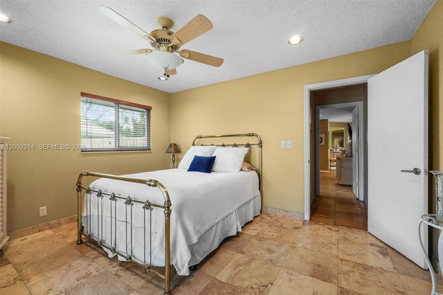 6975 Bianchini Circle, Boca Raton, FL 33433