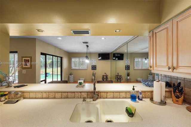 6975 Bianchini Circle, Boca Raton, FL 33433