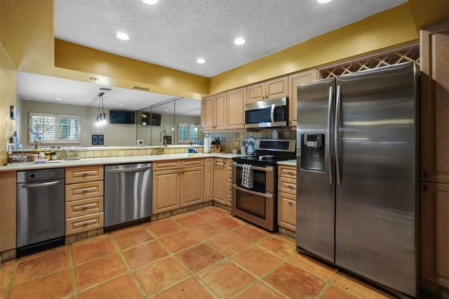 6975 Bianchini Circle, Boca Raton, FL 33433