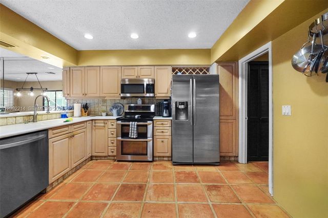 6975 Bianchini Circle, Boca Raton, FL 33433