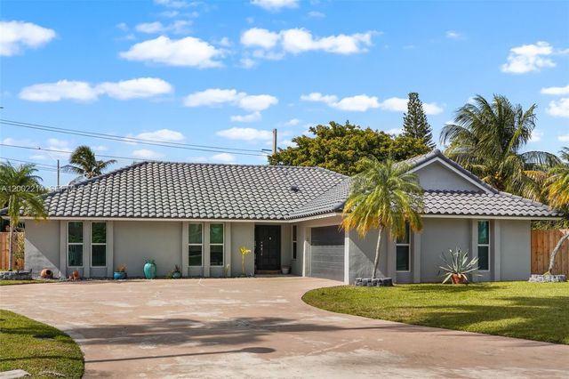 6975 Bianchini Circle, Boca Raton, FL 33433