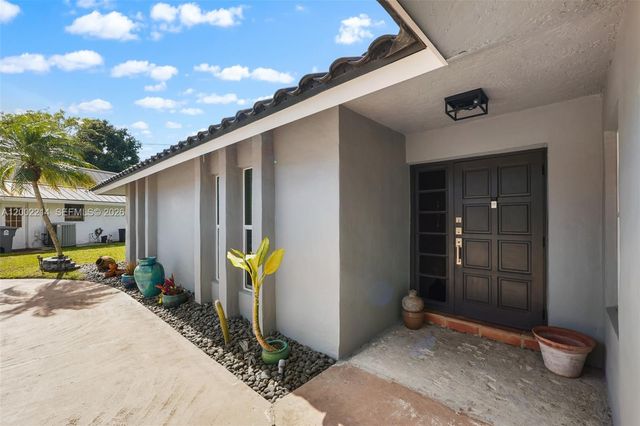 6975 Bianchini Circle, Boca Raton, FL 33433