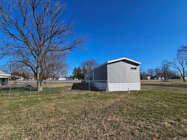 303 N Marion Street, Centralia, IL 62801