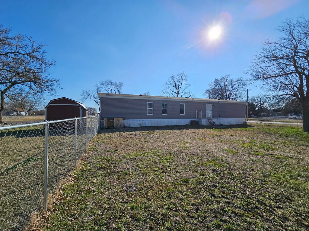 Image 7 of property listing at 303 N Marion Street, Centralia, IL 62801