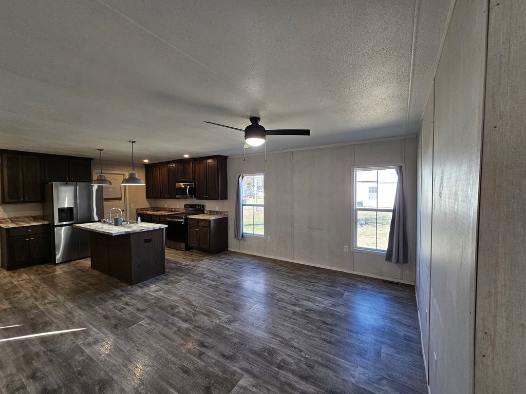 Image 8 of property listing at 303 N Marion Street, Centralia, IL 62801