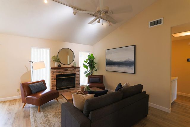 8217 Auberry Dr, Sacramento, CA 95828
