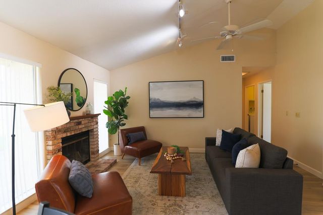 8217 Auberry Dr, Sacramento, CA 95828