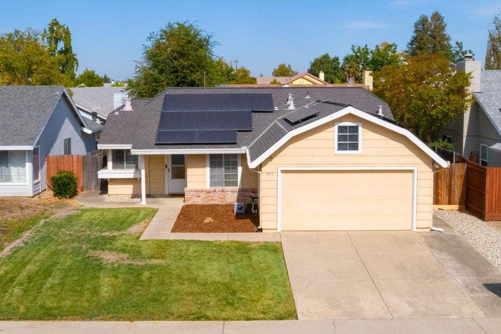 8217 Auberry Dr, Sacramento, CA 95828