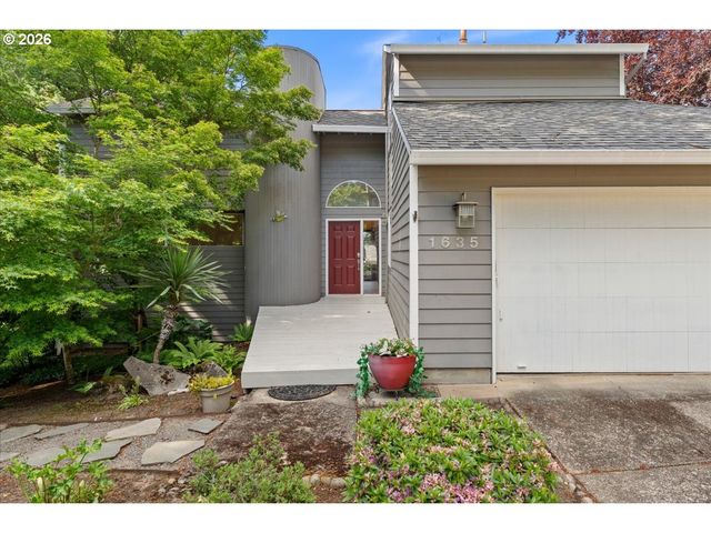 1635 Aspen St, Lake Oswego, OR 97034