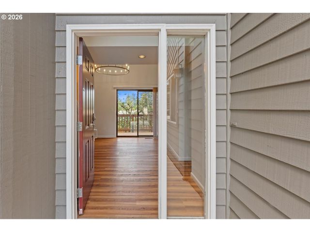 1635 Aspen St, Lake Oswego, OR 97034