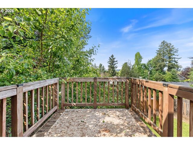 1635 Aspen St, Lake Oswego, OR 97034