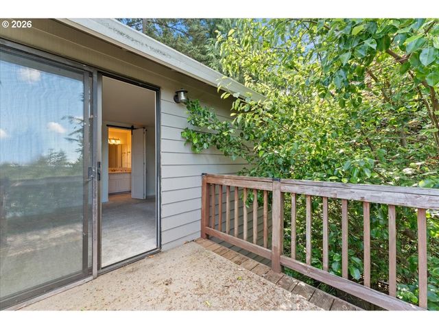 1635 Aspen St, Lake Oswego, OR 97034