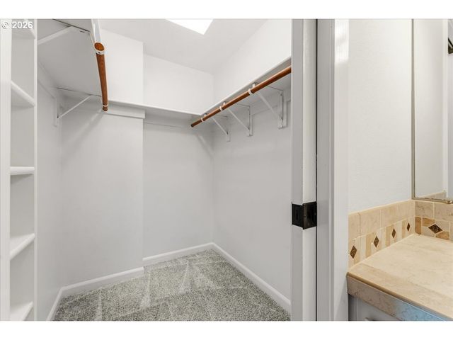 1635 Aspen St, Lake Oswego, OR 97034