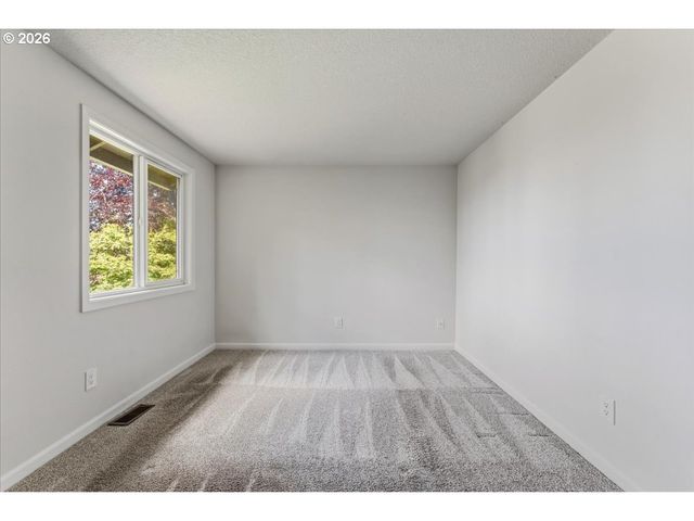 1635 Aspen St, Lake Oswego, OR 97034