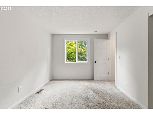 1635 Aspen St, Lake Oswego, OR 97034