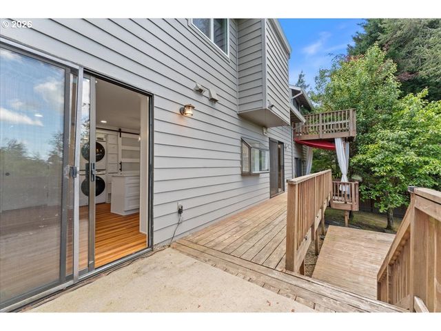 1635 Aspen St, Lake Oswego, OR 97034
