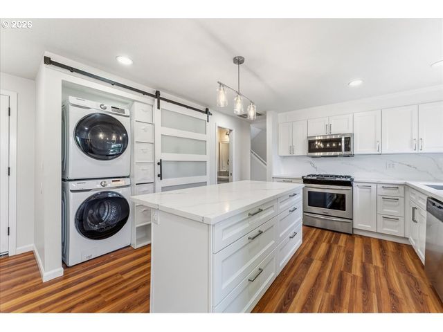 1635 Aspen St, Lake Oswego, OR 97034