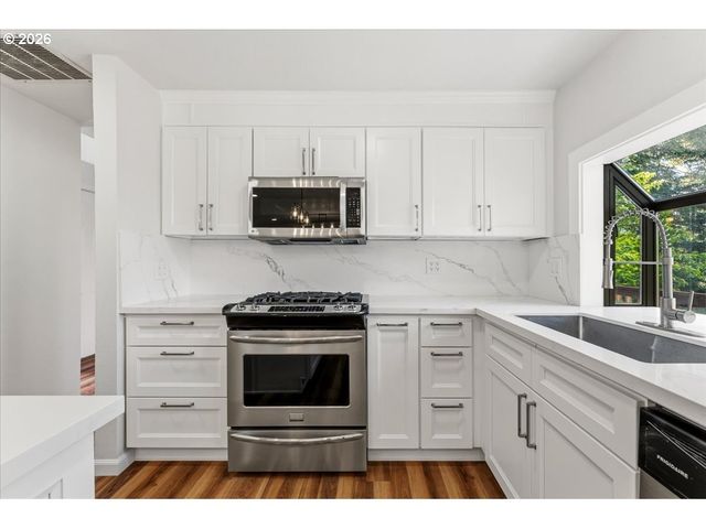 1635 Aspen St, Lake Oswego, OR 97034