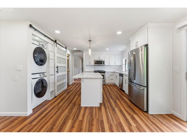 1635 Aspen St, Lake Oswego, OR 97034