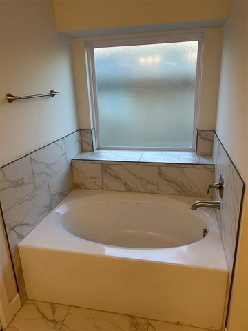 19604 Denison Avenue, Edmond, OK 73012