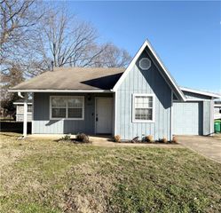 228 N C Street, Centerton, AR 72719