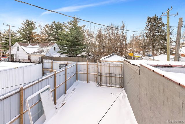 16323 W Warren Ave, Detroit, MI 48228