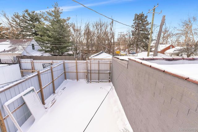 16323 W Warren Ave, Detroit, MI 48228