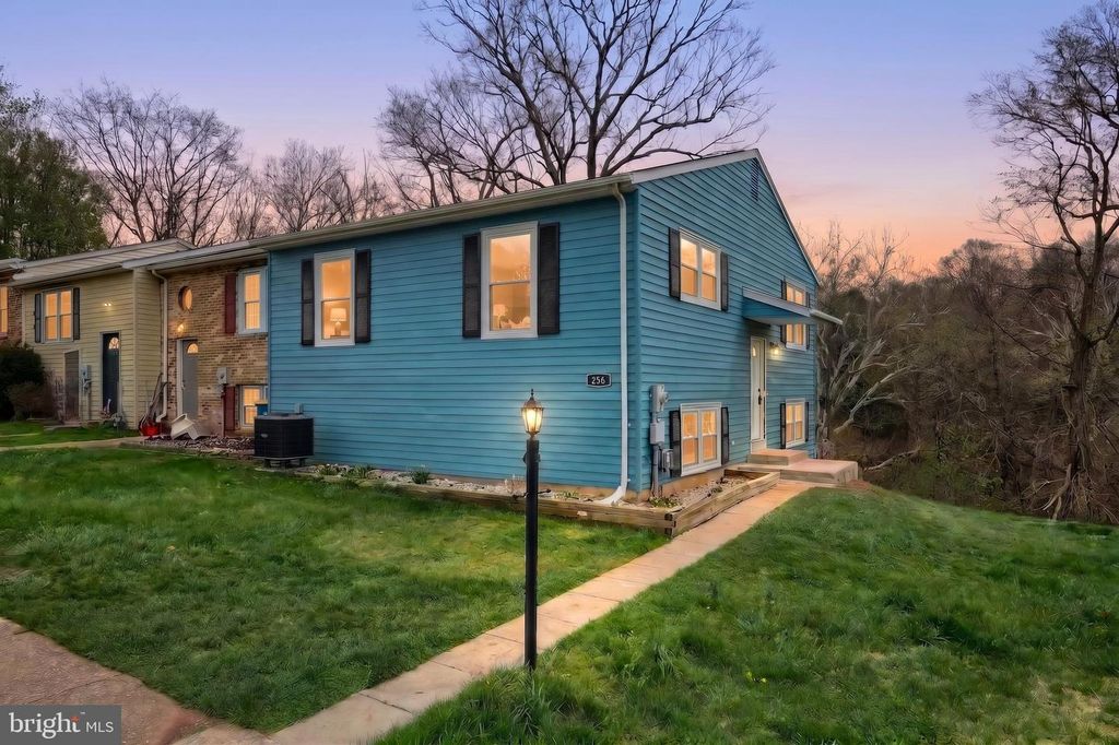 256 JUNIPER DR, Etters, PA 17319
