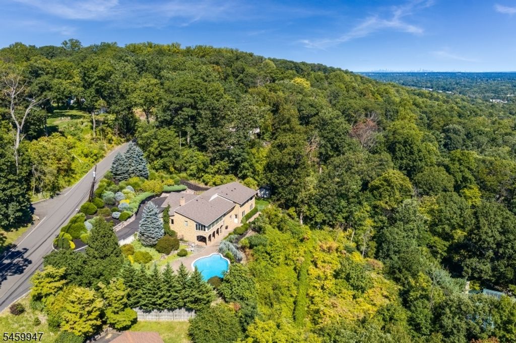 460 Washington Ave, Bridgewater Twp., NJ 08836 — exterior