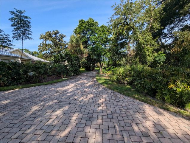 8052 OAK PARK ROAD, Orlando, FL 32819
