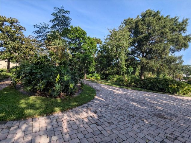 8052 OAK PARK ROAD, Orlando, FL 32819