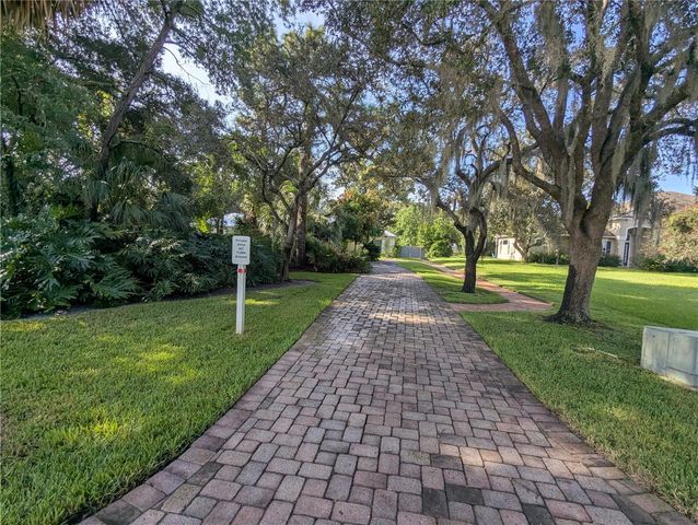 8052 OAK PARK ROAD, Orlando, FL 32819