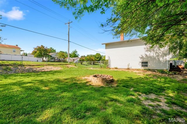 105 Jane Drive, St Peters, MO 63376