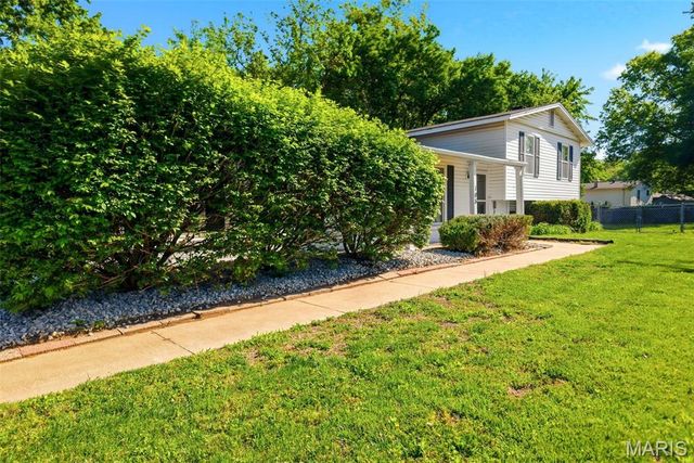 105 Jane Drive, St Peters, MO 63376