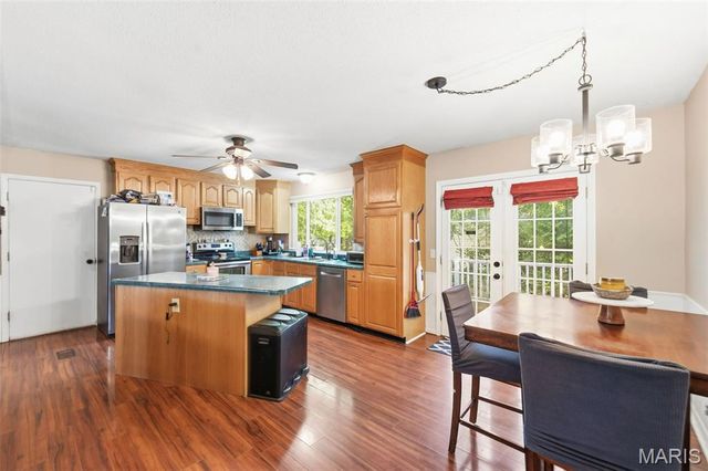 105 Jane Drive, St Peters, MO 63376