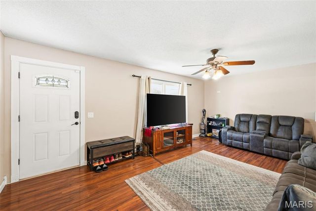 105 Jane Drive, St Peters, MO 63376