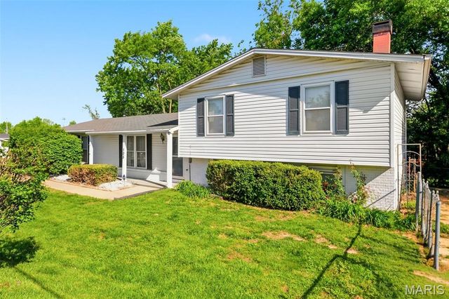 105 Jane Drive, St Peters, MO 63376