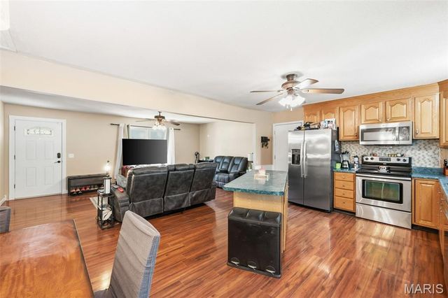 105 Jane Drive, St Peters, MO 63376