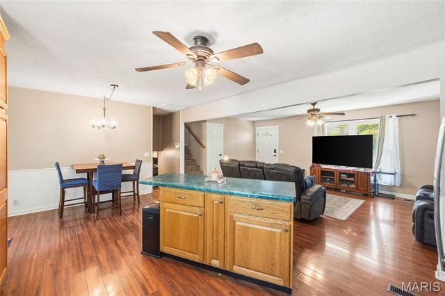 105 Jane Drive, St Peters, MO 63376