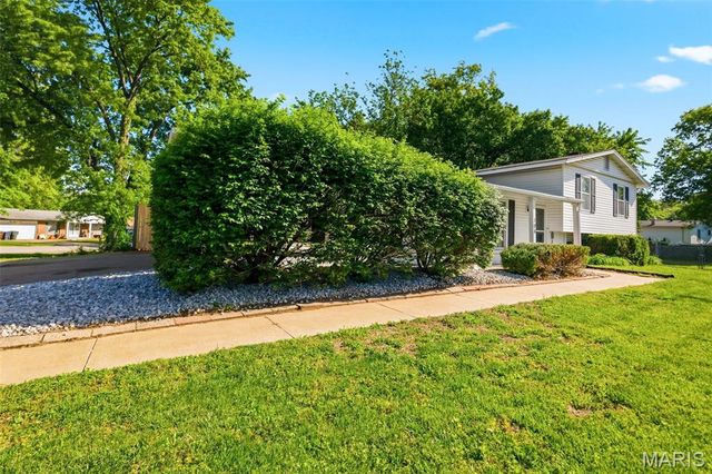 105 Jane Drive, St Peters, MO 63376