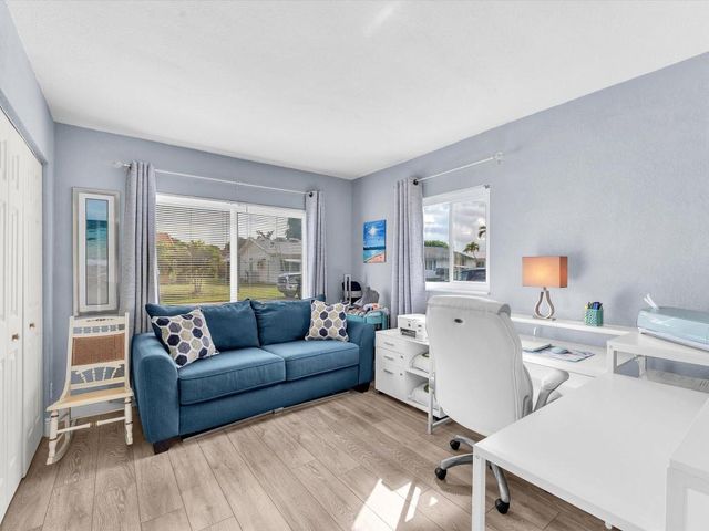 7615 NW 68th Avenue, Tamarac, FL 33321