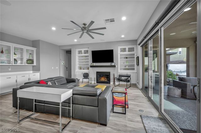 9988 REGENCY SQUARE Avenue, Las Vegas, NV 89148