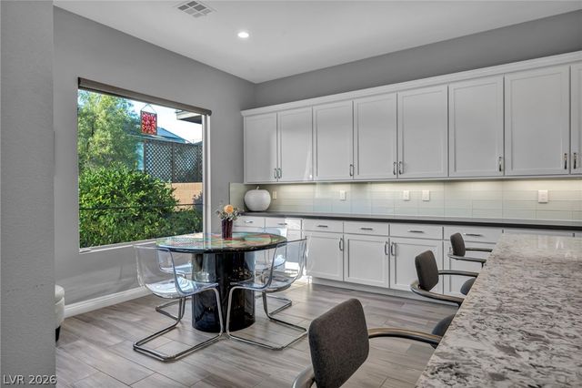 9988 REGENCY SQUARE Avenue, Las Vegas, NV 89148