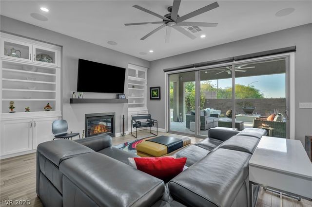 9988 REGENCY SQUARE Avenue, Las Vegas, NV 89148