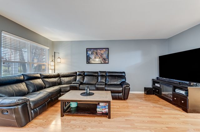 2336 Woodhill Court, Plainfield, IL 60586